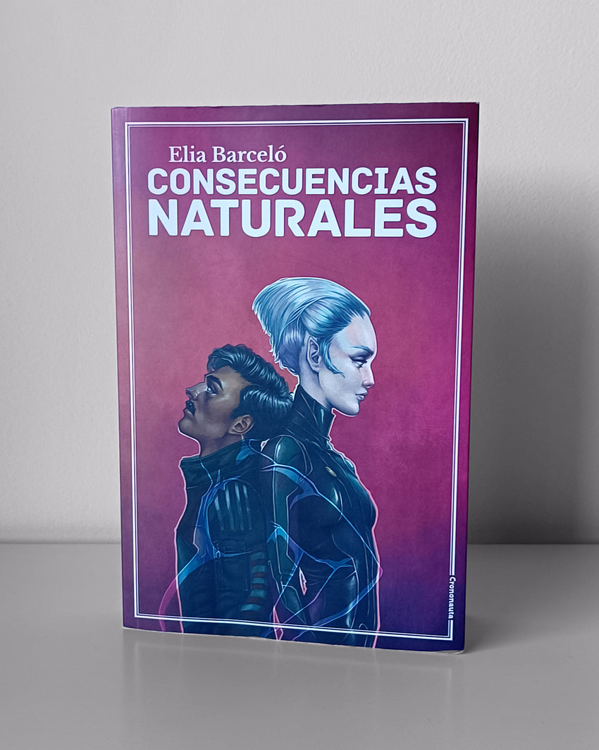 Los dos personajes protagonistas se dan la espalda. El hombre, de piel morena, cabello negro y bigote fino, mira hacia arriba. La mujer, de piel clara y cabello gris, mira hacia abajo. Los dos van vestidos de negro. Sobre ellos se distingue un poco una silueta que da a entender que el hombre está embarazado. El fondo es rojo oscuro.